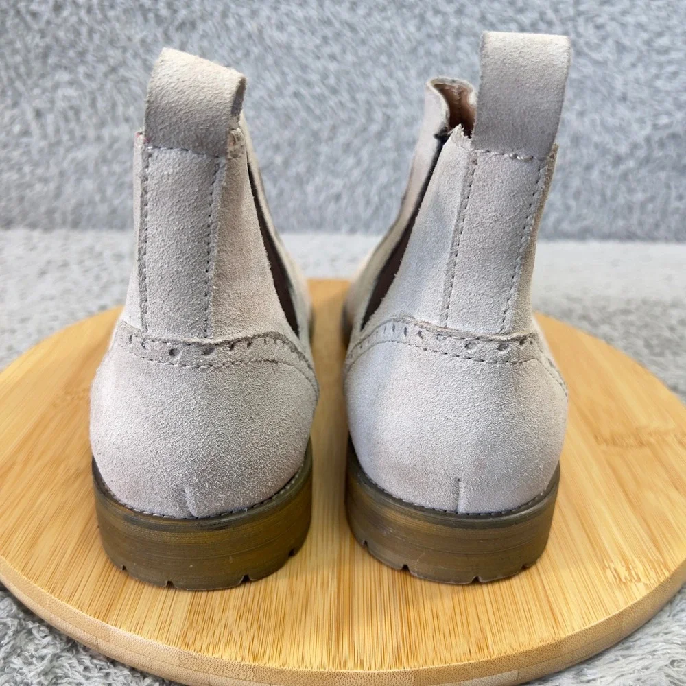 Vintage Foundry Co‎ Mens Suede Brogue Chelsea Boots Light Gray Wingtip Size 8.5
